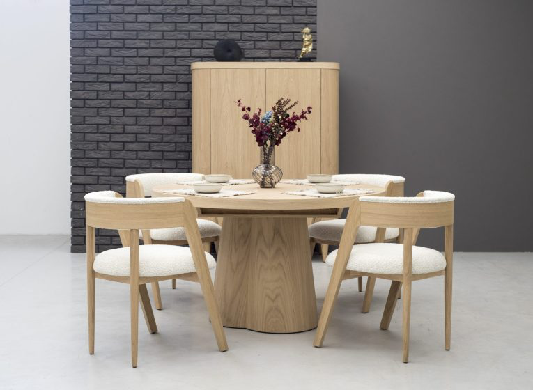 RICHMOND_dining_group-2-scaled-765x560-q82-gd.webp