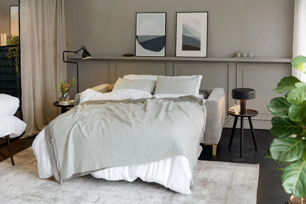 HENRY_interior_3seater_sofa_bed_lilac_3_light_grey_3.webp