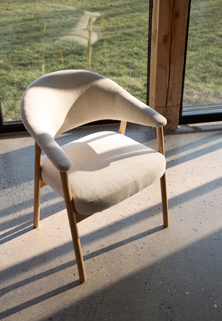 56160000-ELK-CHAIR-SAND_R2.webp