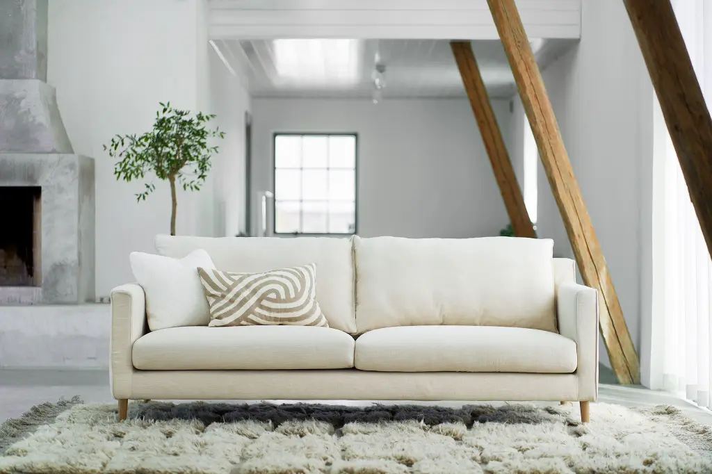 SALLY_interior_3seater_timber_6_cream_1.webp
