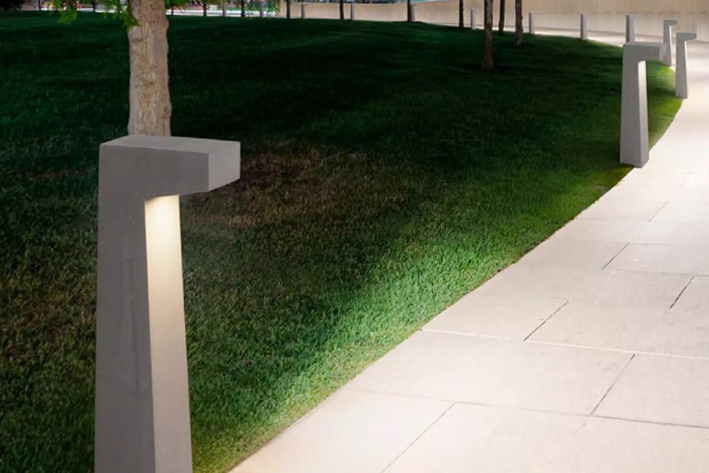Aran III. kültéri LED állólámpa